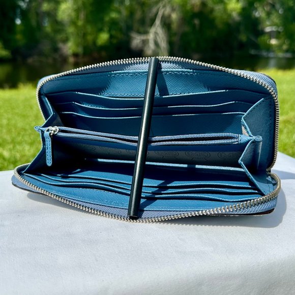 MICHAEL Michael Kors Jet Set Blue & Black Python Snake Large Zip Around Wallet - Picture 4 of 12